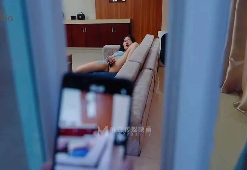 đột nhập trả bài em cạnh bên nhà đang thủ dâm